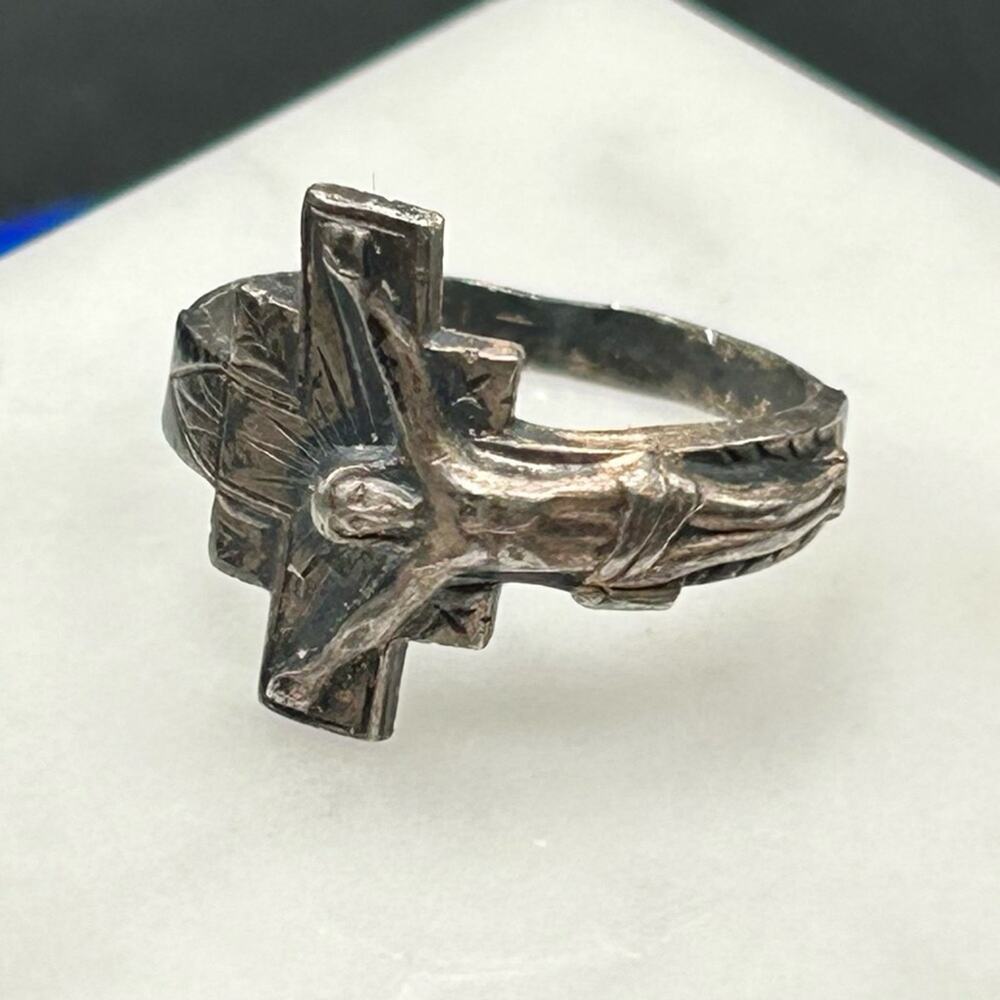 Vintage Jesus Crucifix ring 925 Sterling Silver #390 size 7.5 Christian